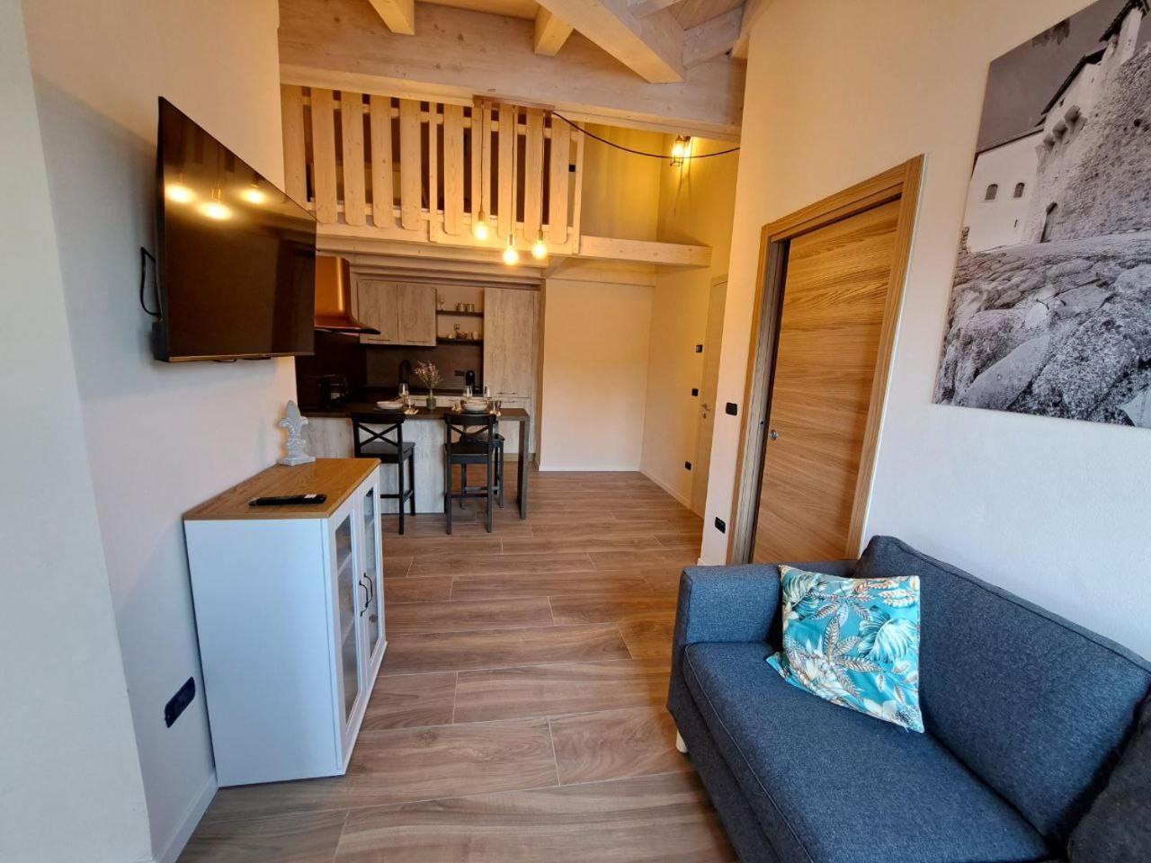Tassullo La Via Dei Castelli Apartments מראה חיצוני תמונה