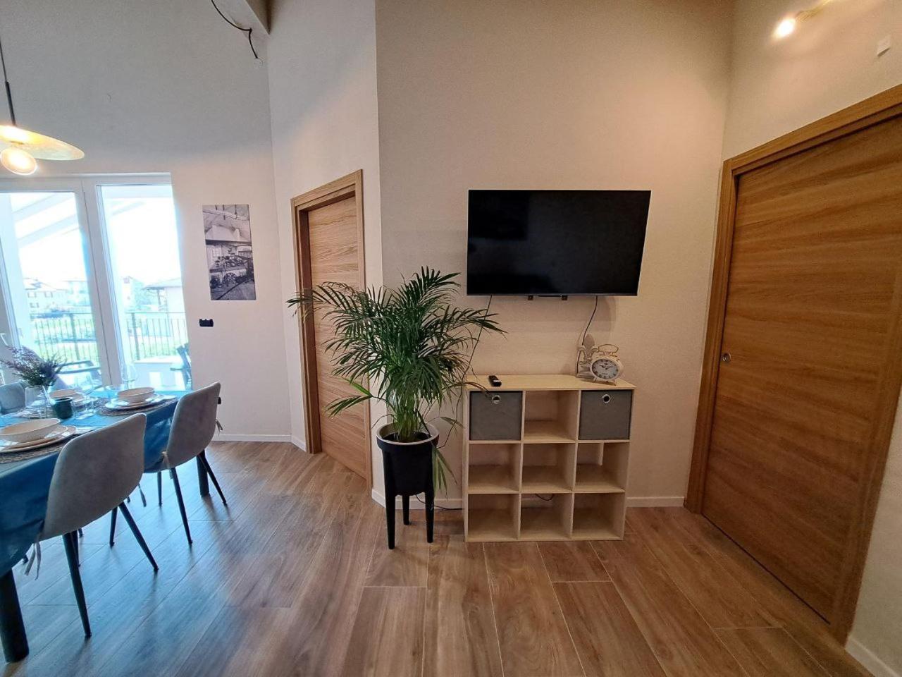 Tassullo La Via Dei Castelli Apartments מראה חיצוני תמונה