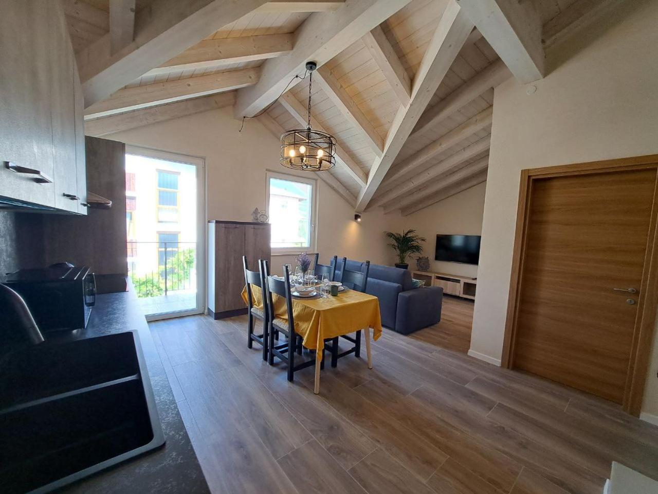 Tassullo La Via Dei Castelli Apartments מראה חיצוני תמונה
