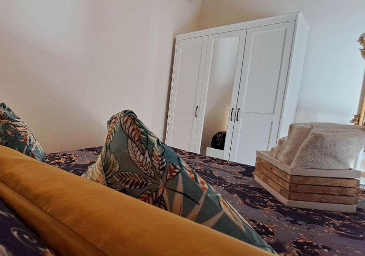 Tassullo La Via Dei Castelli Apartments מראה חיצוני תמונה