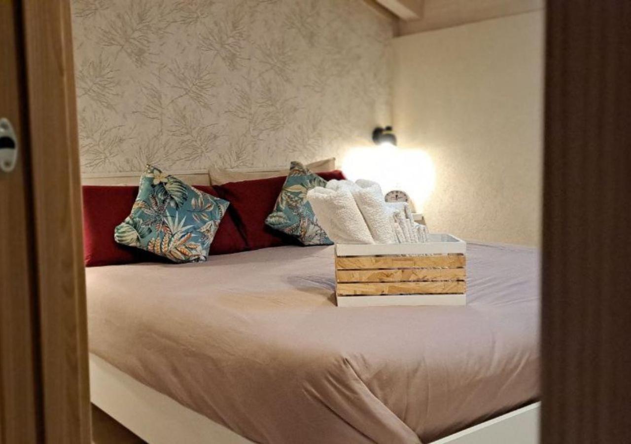 Tassullo La Via Dei Castelli Apartments מראה חיצוני תמונה
